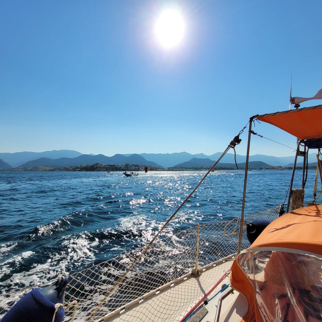 Croisière dans le Golfe de Saint-Florent Voilier authentique Saint-Florent excursion